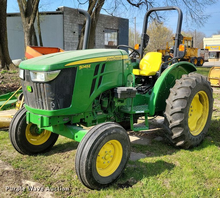 image for item JO9066 2016 John Deere 5045E  tractor