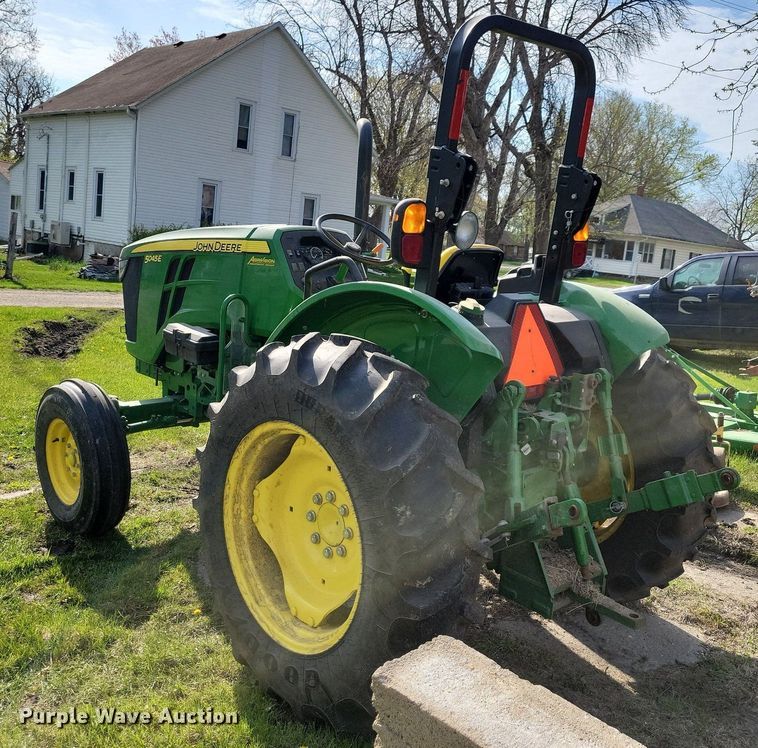 image for item JO9066 2016 John Deere 5045E  tractor
