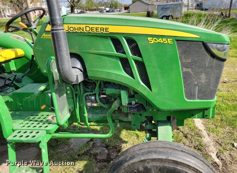 image for item JO9066 2016 John Deere 5045E  tractor