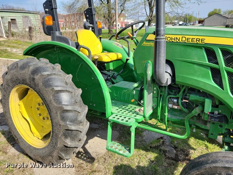 image for item JO9066 2016 John Deere 5045E  tractor