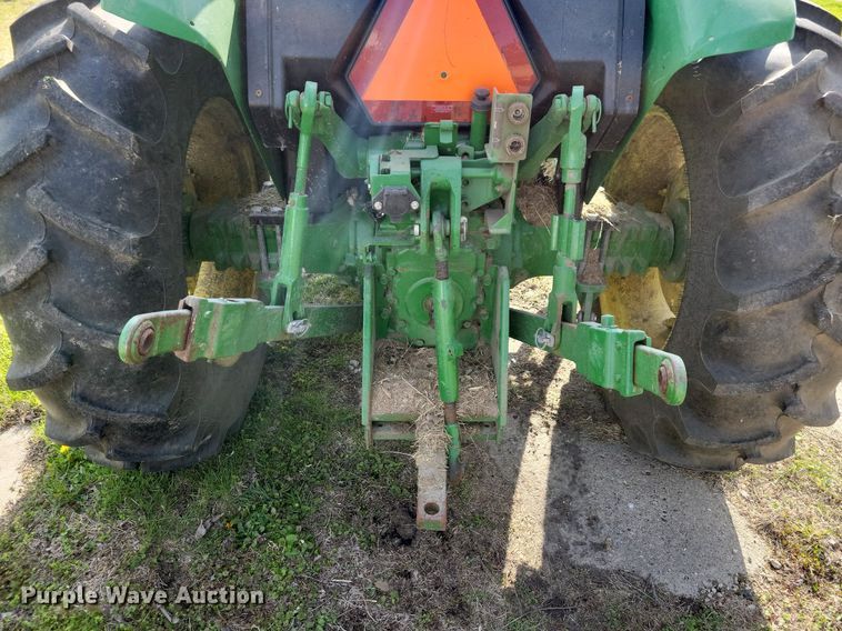 image for item JO9066 2016 John Deere 5045E  tractor