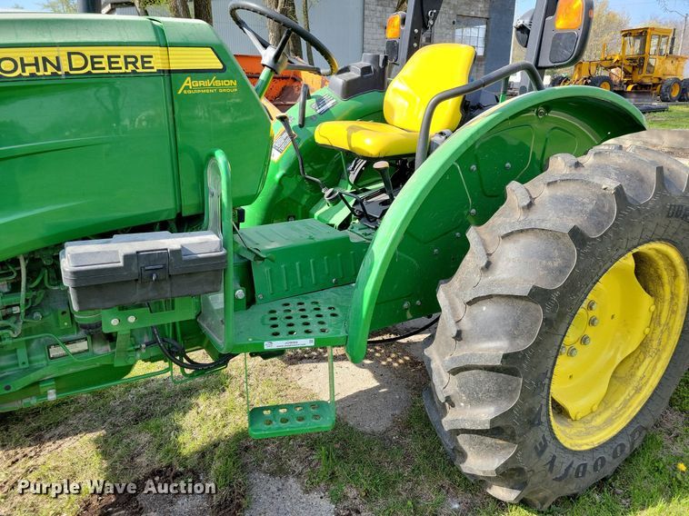 image for item JO9066 2016 John Deere 5045E  tractor