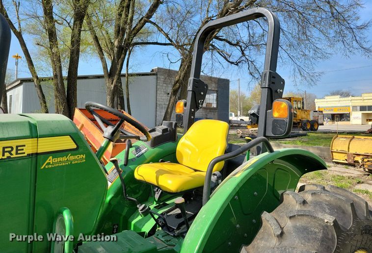 image for item JO9066 2016 John Deere 5045E  tractor