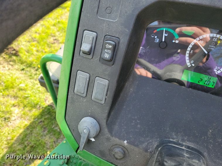 image for item JO9066 2016 John Deere 5045E  tractor