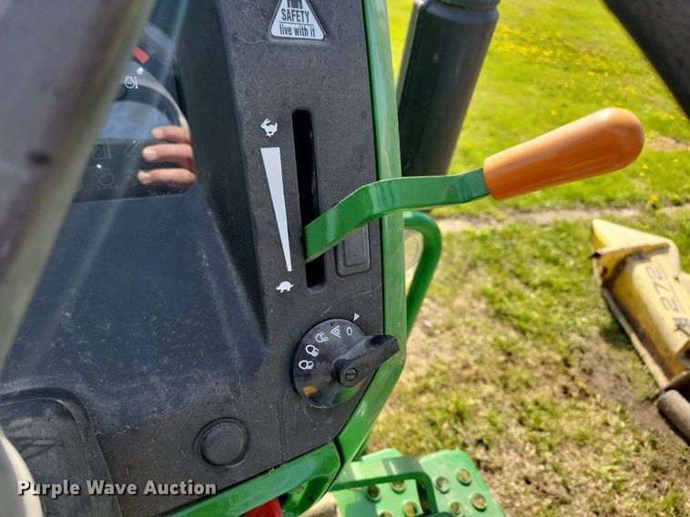 image for item JO9066 2016 John Deere 5045E  tractor