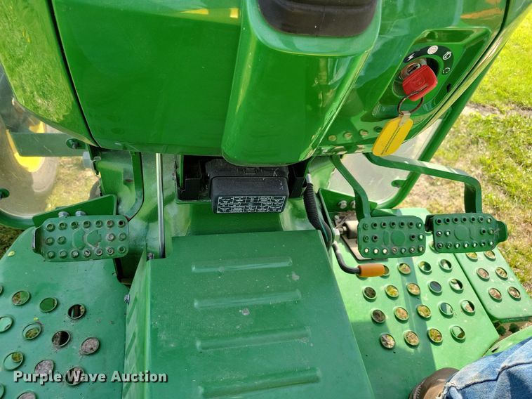 image for item JO9066 2016 John Deere 5045E  tractor