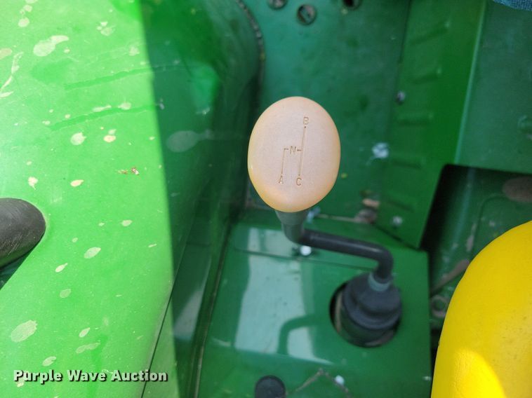 image for item JO9066 2016 John Deere 5045E  tractor