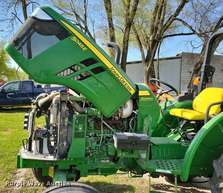 image for item JO9066 2016 John Deere 5045E  tractor