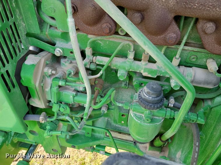 image for item JO9066 2016 John Deere 5045E  tractor