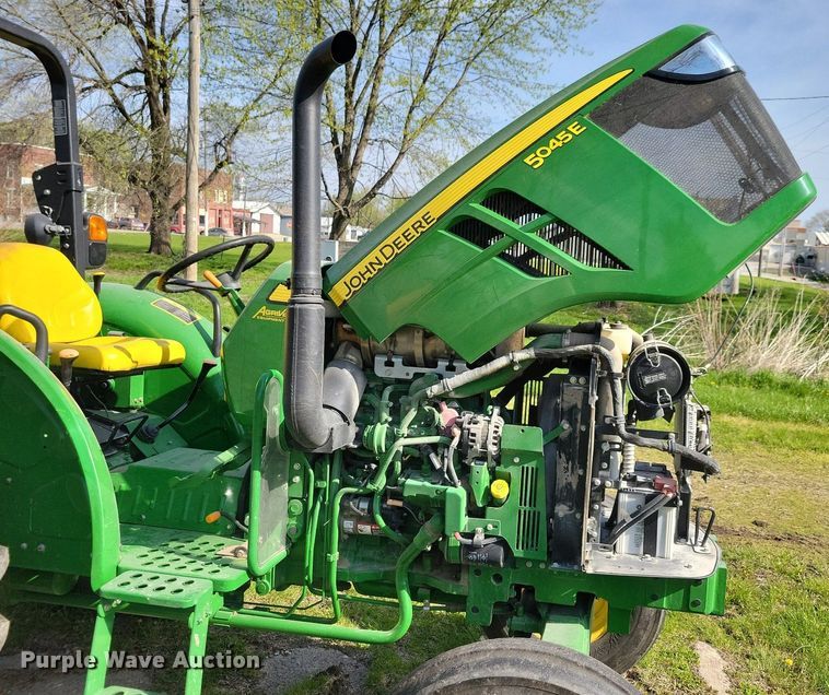 image for item JO9066 2016 John Deere 5045E  tractor