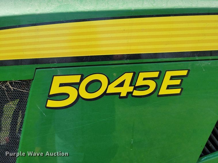 image for item JO9066 2016 John Deere 5045E  tractor