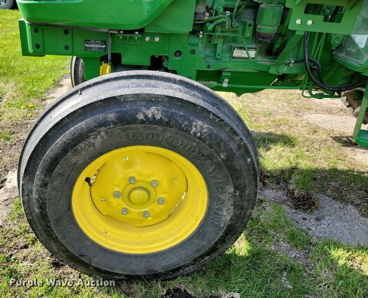 image for item JO9066 2016 John Deere 5045E  tractor