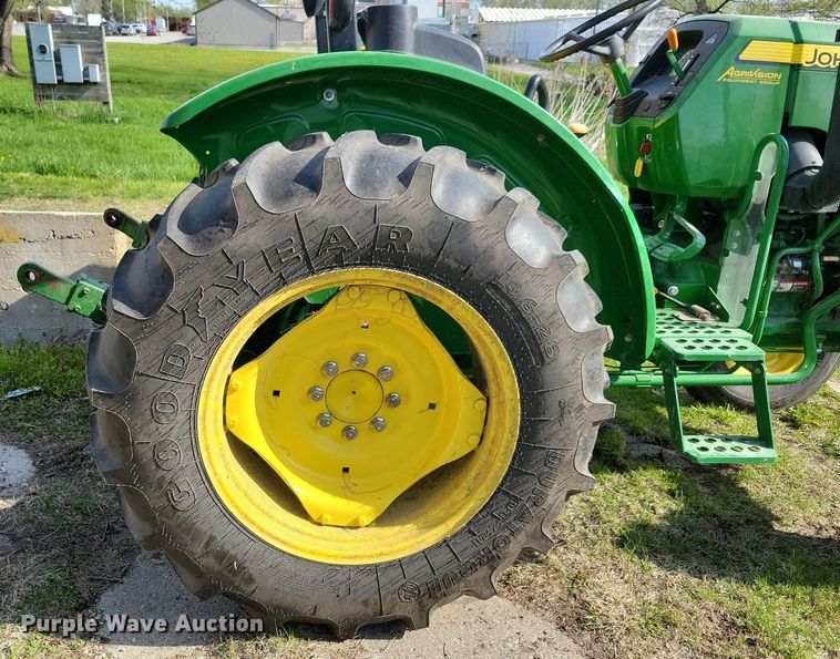 image for item JO9066 2016 John Deere 5045E  tractor