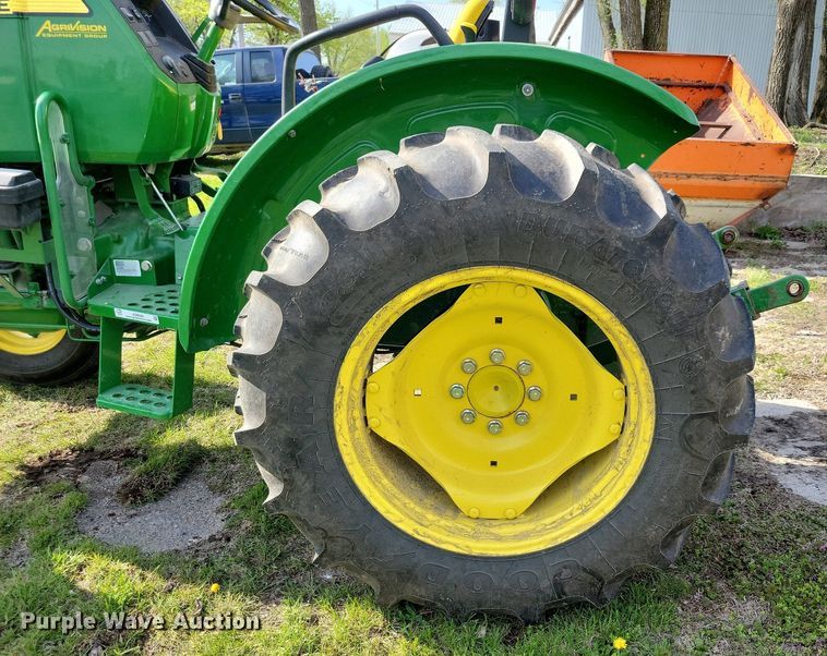 image for item JO9066 2016 John Deere 5045E  tractor