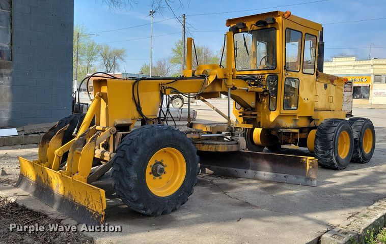 image for item JO9067 LEE G-550  motor grader
