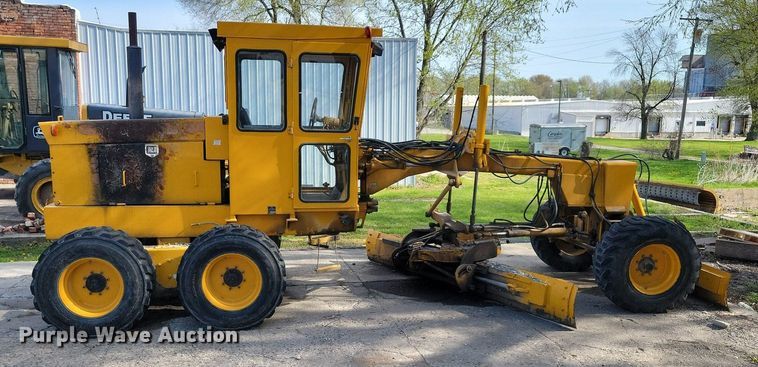 image for item JO9067 LEE G-550  motor grader