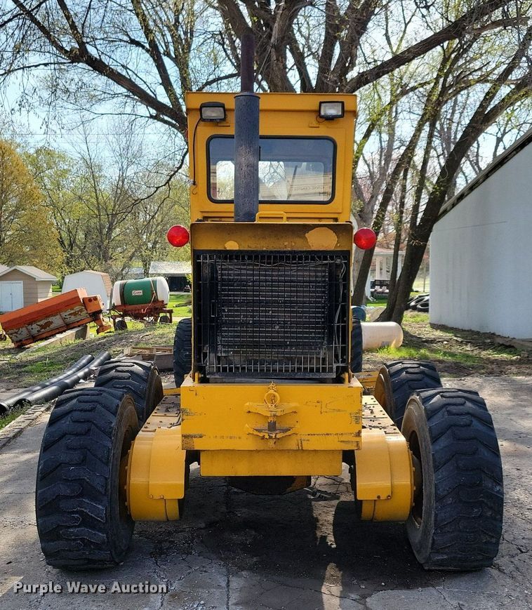 image for item JO9067 LEE G-550  motor grader