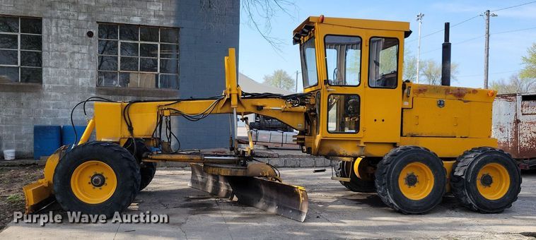 image for item JO9067 LEE G-550  motor grader