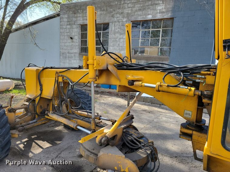 image for item JO9067 LEE G-550  motor grader