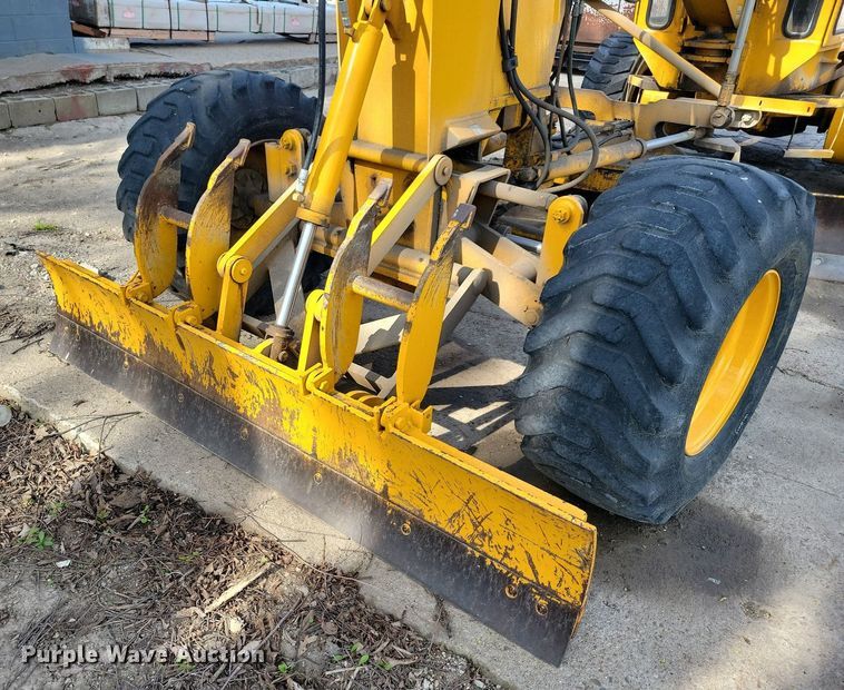 image for item JO9067 LEE G-550  motor grader