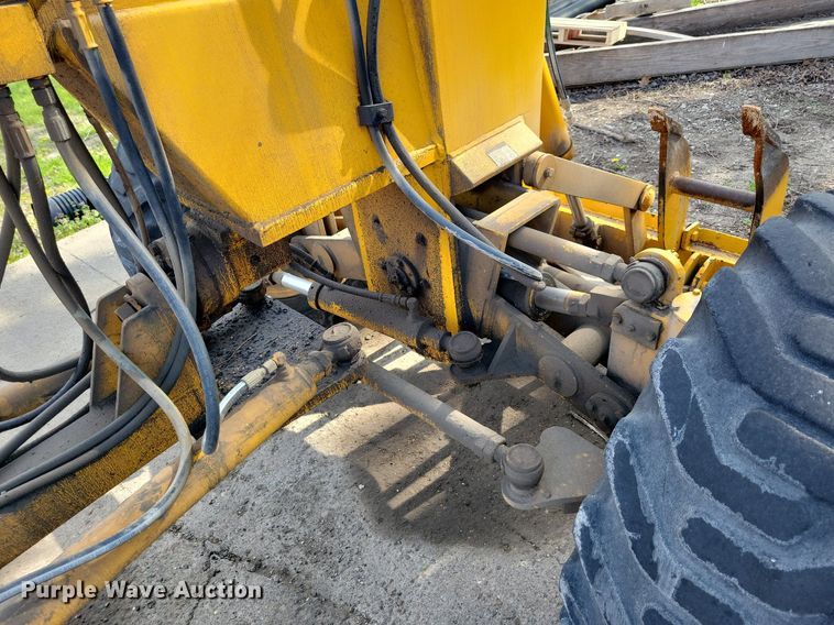 image for item JO9067 LEE G-550  motor grader