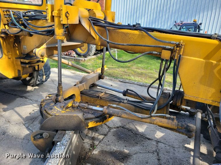 image for item JO9067 LEE G-550  motor grader