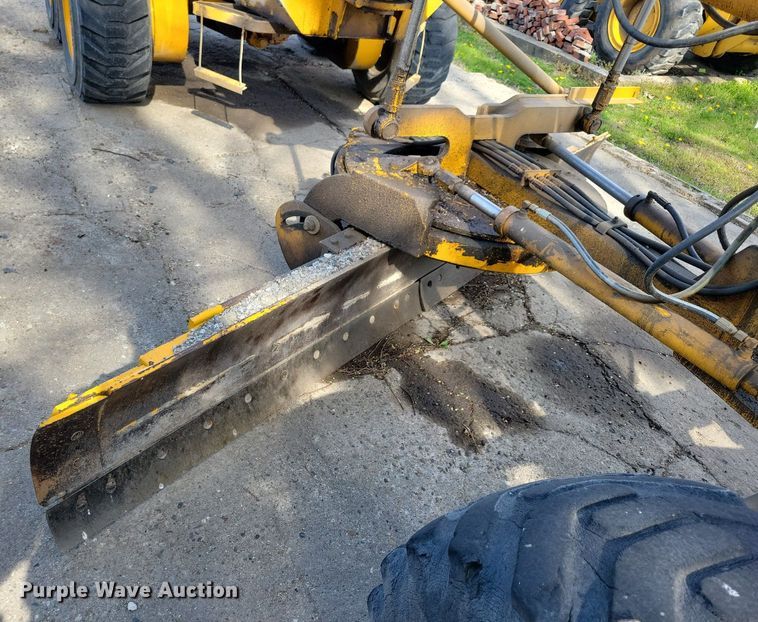 image for item JO9067 LEE G-550  motor grader