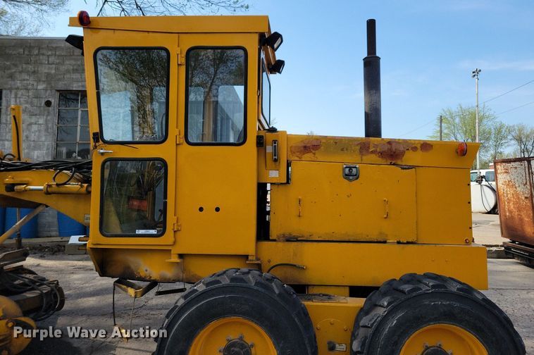 image for item JO9067 LEE G-550  motor grader