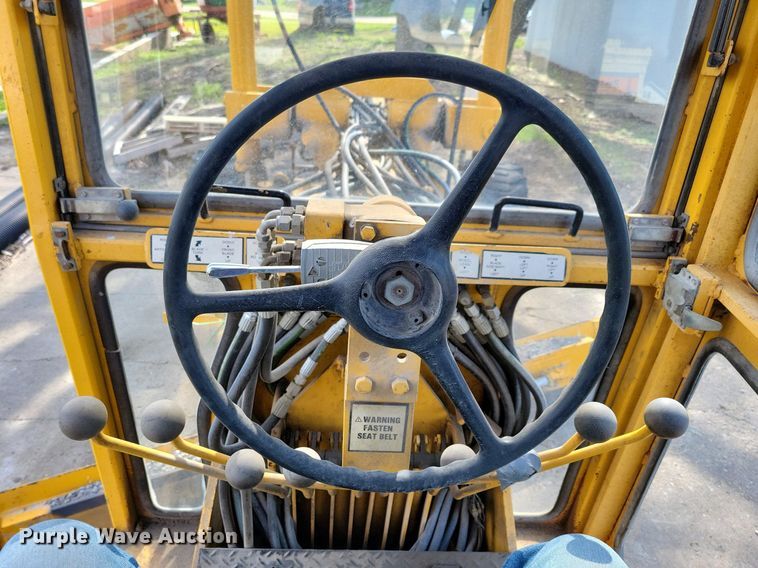 image for item JO9067 LEE G-550  motor grader