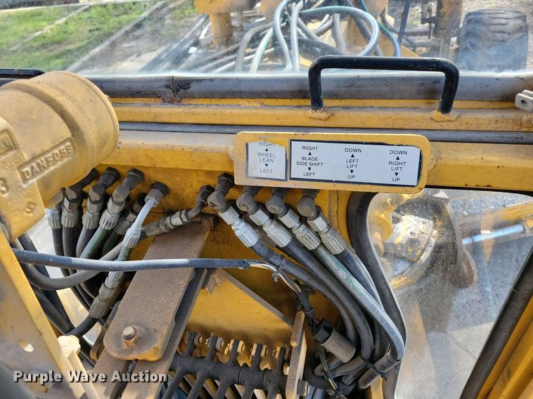 image for item JO9067 LEE G-550  motor grader