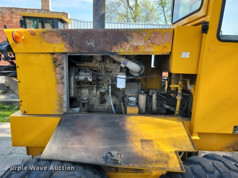 image for item JO9067 LEE G-550  motor grader