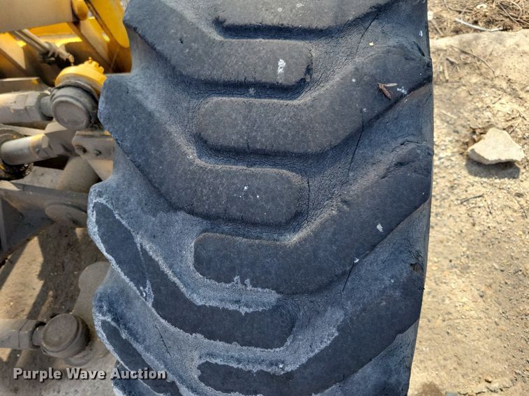 image for item JO9067 LEE G-550  motor grader