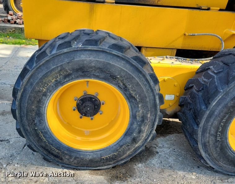 image for item JO9067 LEE G-550  motor grader