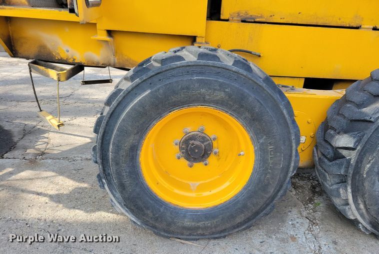 image for item JO9067 LEE G-550  motor grader