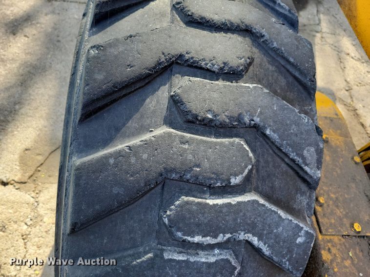 image for item JO9067 LEE G-550  motor grader