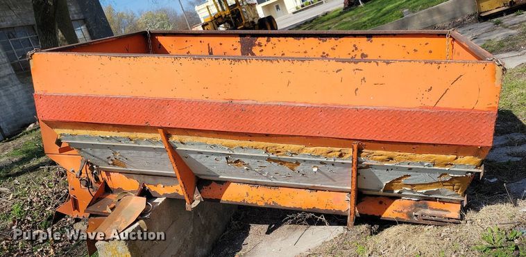 image for item JO9068 Henderson Chief  spreader