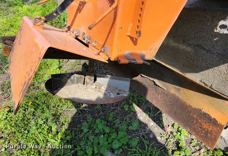 image for item JO9068 Henderson Chief  spreader