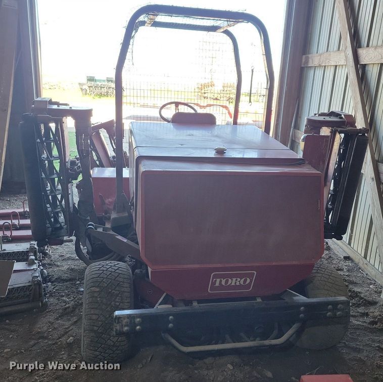 image for item JO9082 Toro Reelmaster 4500-D  reel mower