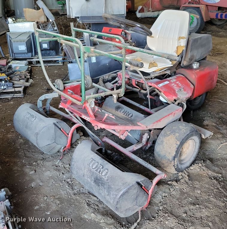 image for item JO9083 Toro Greensmaster 3000  greens mower