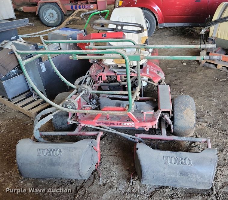 image for item JO9083 Toro Greensmaster 3000  greens mower