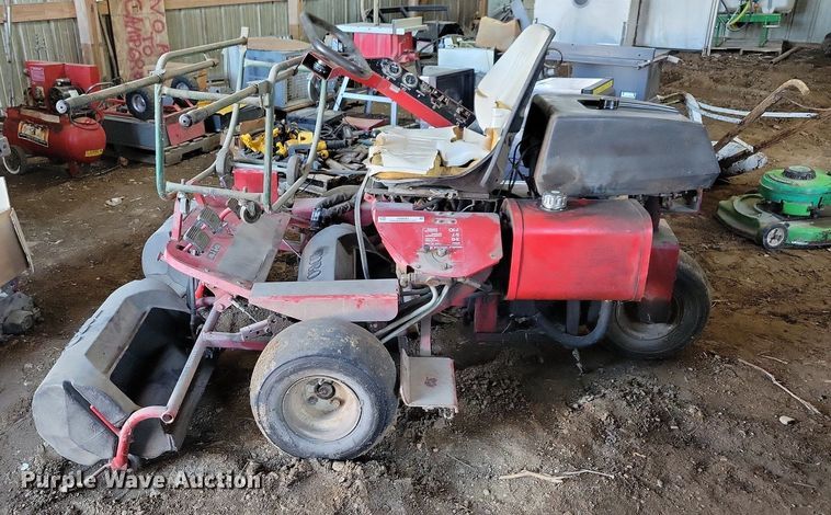 image for item JO9083 Toro Greensmaster 3000  greens mower