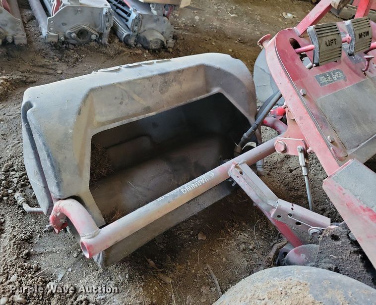 image for item JO9083 Toro Greensmaster 3000  greens mower