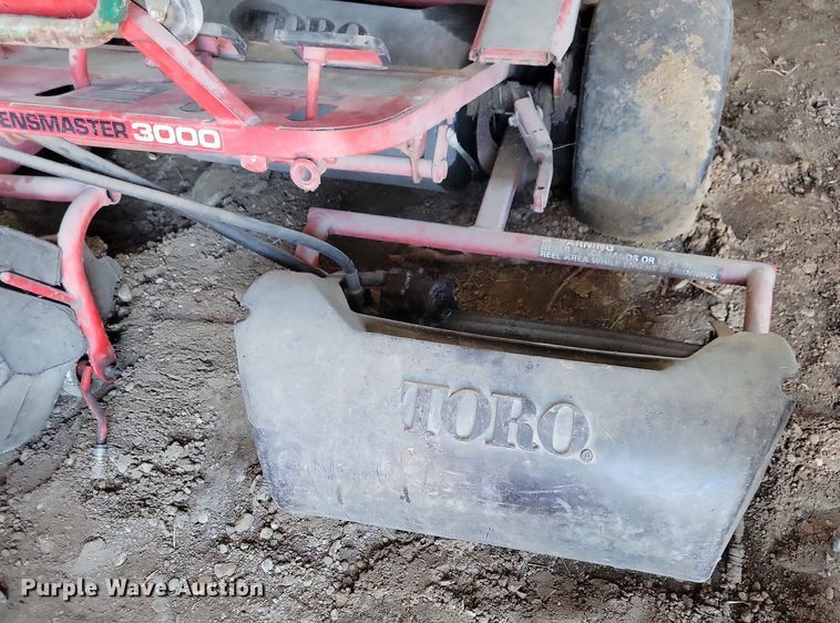 image for item JO9083 Toro Greensmaster 3000  greens mower