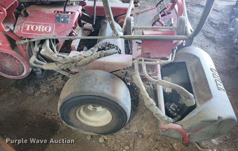 image for item JO9083 Toro Greensmaster 3000  greens mower