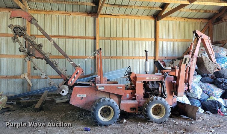 image for item JO9085 Ditch Witch R65  trencher