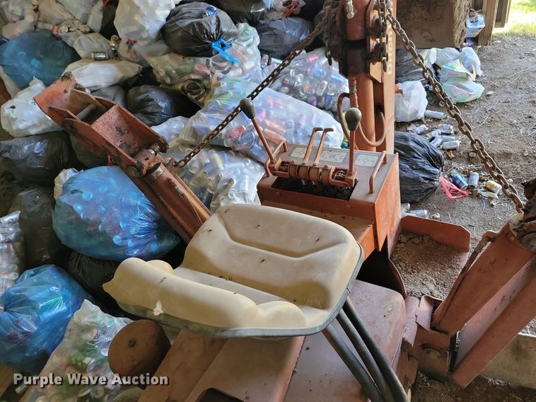 image for item JO9085 Ditch Witch R65  trencher