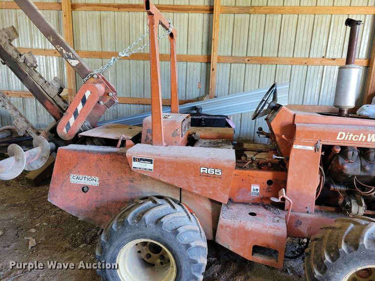 image for item JO9085 Ditch Witch R65  trencher