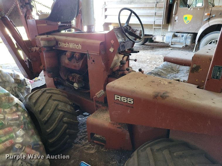 image for item JO9085 Ditch Witch R65  trencher
