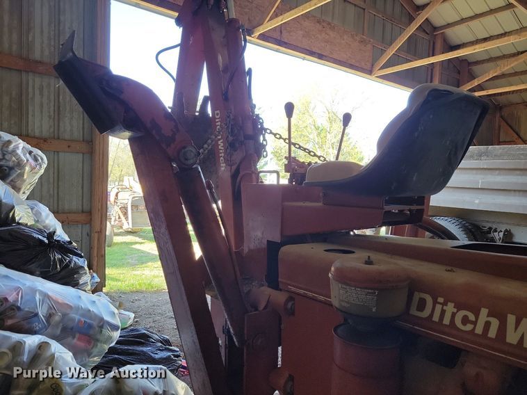 image for item JO9085 Ditch Witch R65  trencher