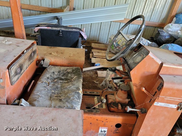 image for item JO9085 Ditch Witch R65  trencher